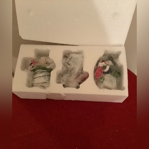 New battery powered light up Snowmen Ornaments or decorations, 3 Snowmen - Picture 2 of 7